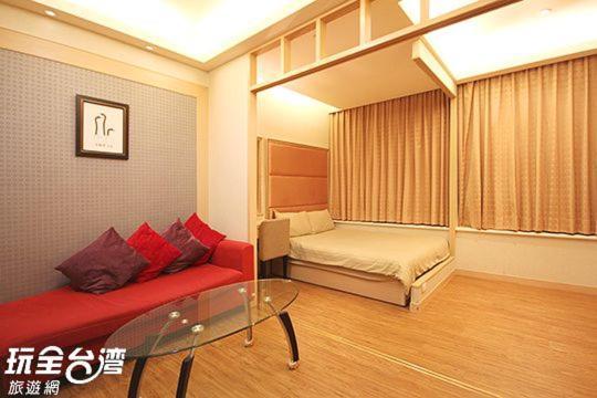 85 Happy Holiday Hotel เกาสง ภายนอก รูปภาพ