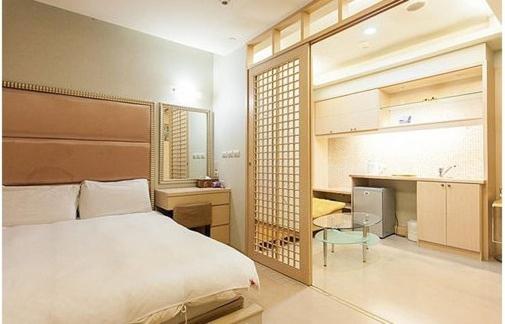 85 Happy Holiday Hotel เกาสง ภายนอก รูปภาพ